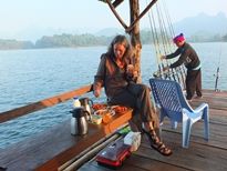 Breakfast on the Raft